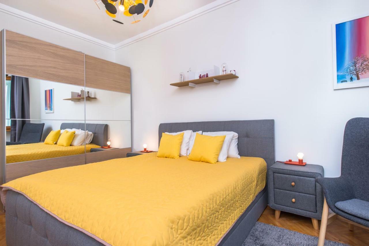 Designer & Luxurious, Business, One Bedroom Apartment In Top Central Sofia By Flat Mаnager Luaran gambar